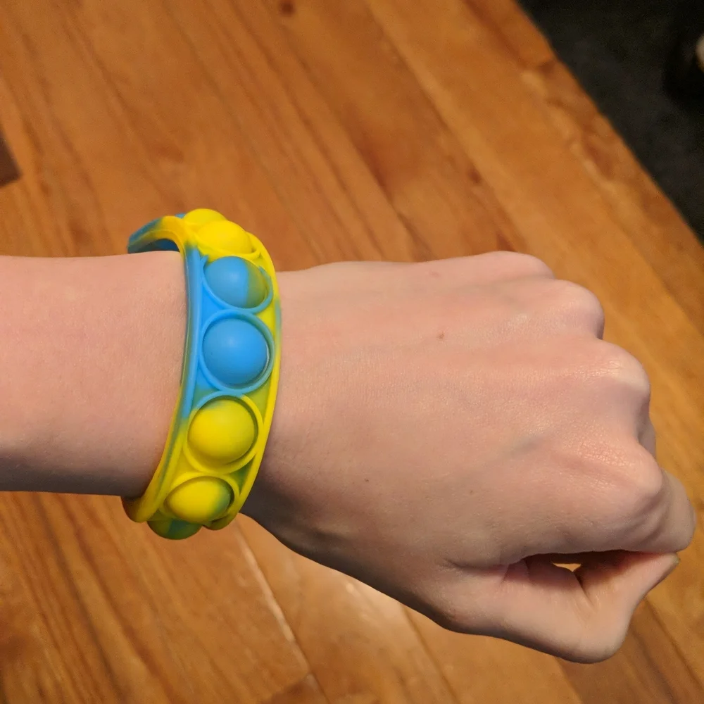 NEW $2 with bundle!! Mystery push pop fidget sensory pop it bracelet silicone